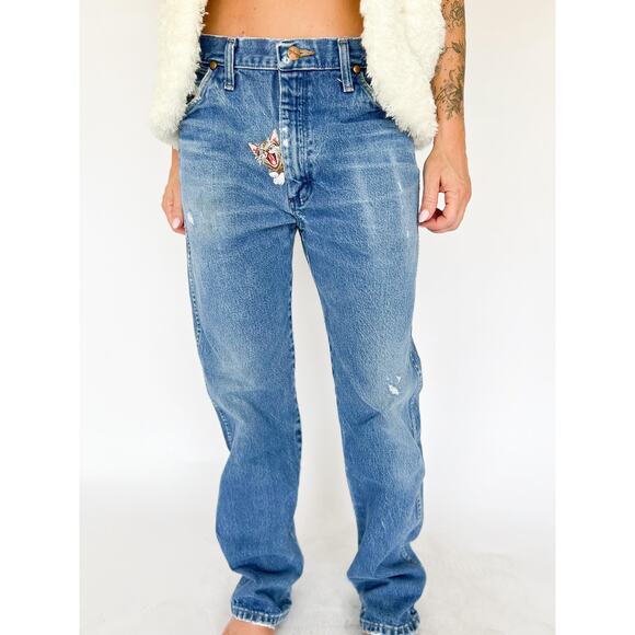 VTG 90s Wrangler Cat Patch Jeans Distressed Straight Leg Sz 30 - Picture 1 of 8